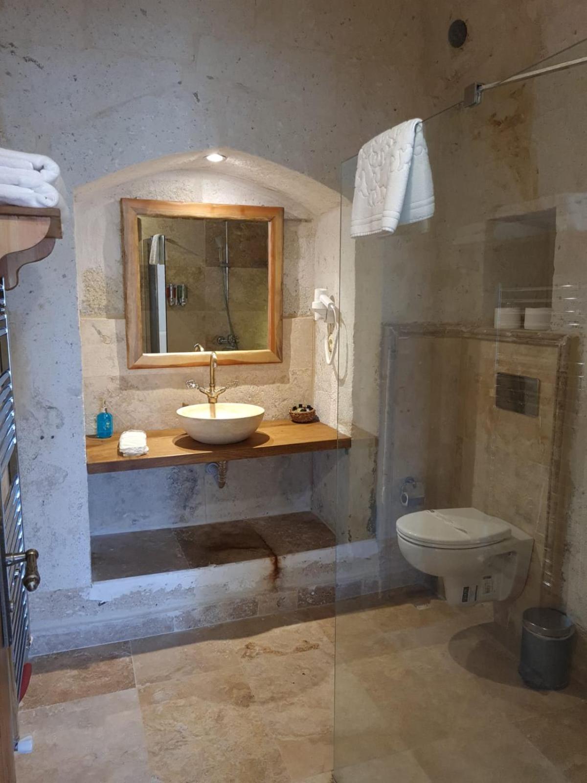 Narcissos Cave Hotel أوروغوبْ المظهر الخارجي الصورة